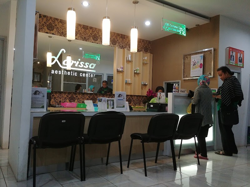 Mame Salon: Senyum Cerah di Tengah Hidup Pesisir Cilacap